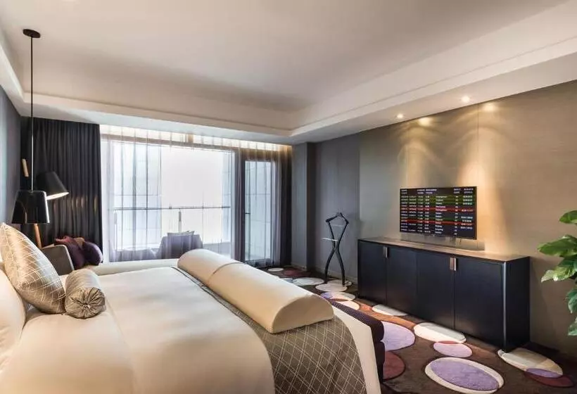 キングサイズベッドのスイートルーム, Pullman Nanjing Lukou Airport