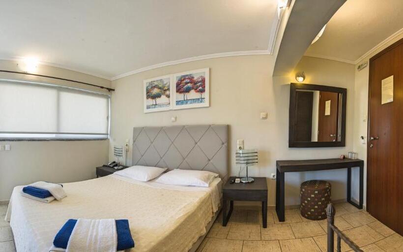 חדר פנטהאוז, San Nectarios