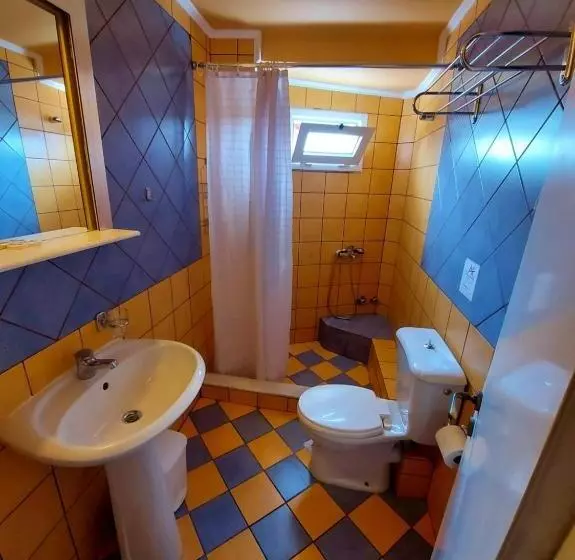 Chambre Economy, San Nectarios