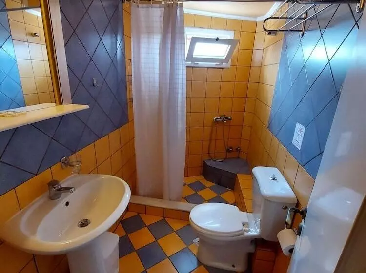 Chambre Economy, San Nectarios