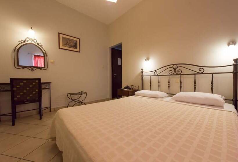 חדר אקונומי, San Nectarios