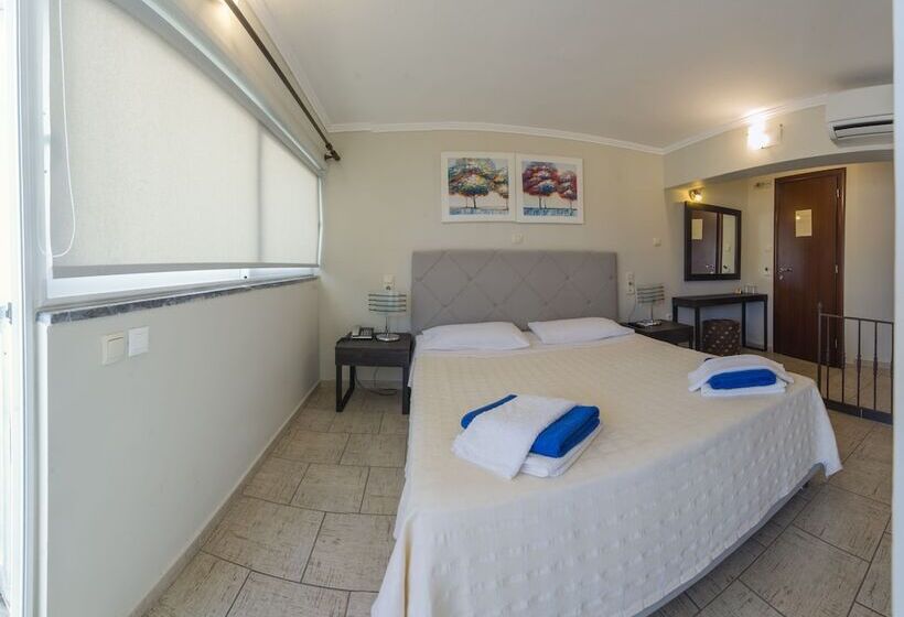 חדר פנטהאוז, San Nectarios