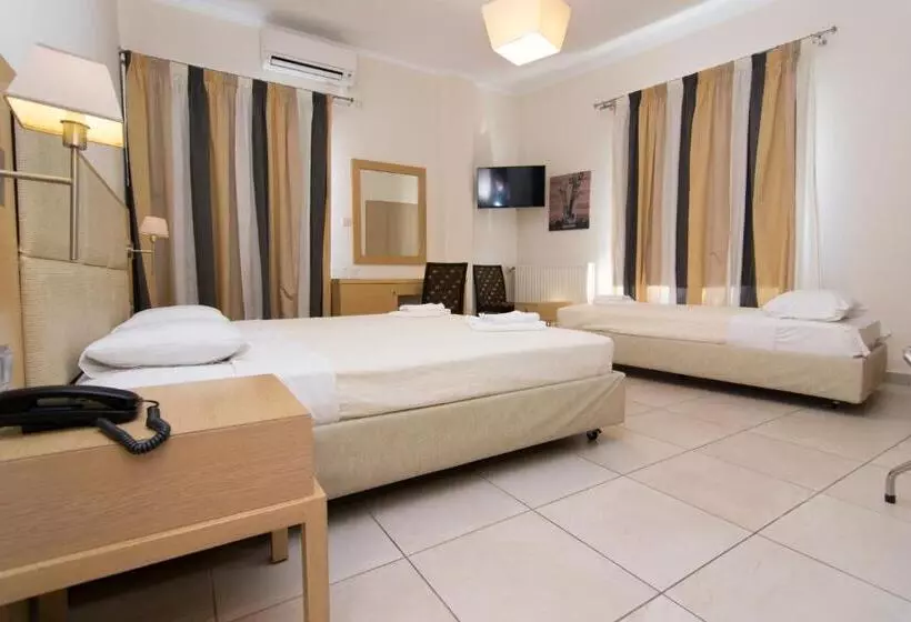 Chambre Triple Standard, San Nectarios
