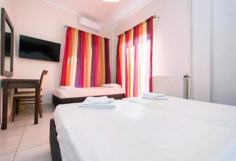 Chambre Triple Standard, San Nectarios