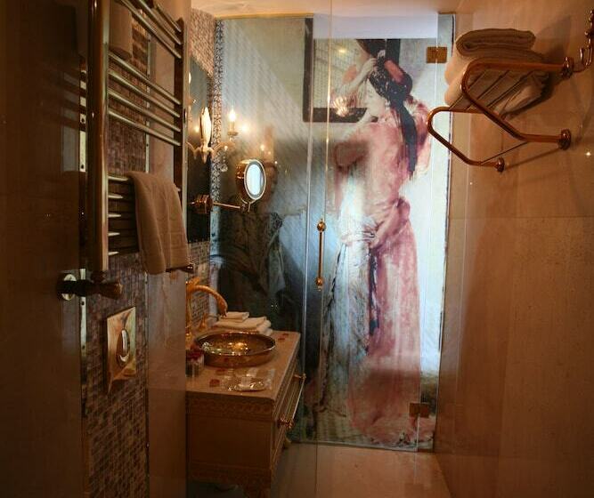 クイーンベッドのデラックスルーム, Su Merdum