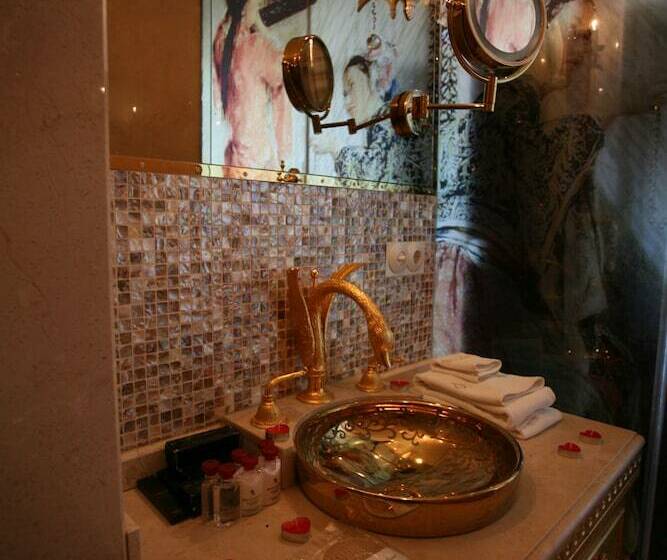 クイーンベッドのデラックスルーム, Su Merdum