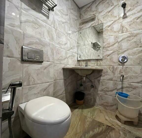 Deluxe Room, Taj Galaxy