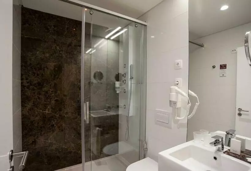 اتاق استاندارد با چشم‌انداز شهر, The 7 Hotel, Suites, Studios & Apartments