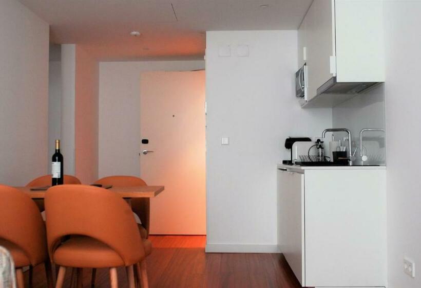 سوییت خانوادگی, The 7 Hotel, Suites, Studios & Apartments