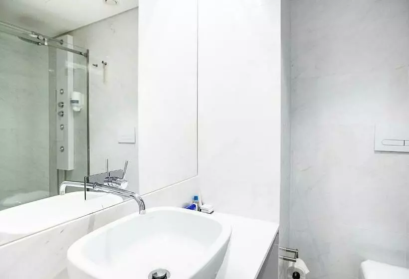 سوییت اجرایی, The 7 Hotel, Suites, Studios & Apartments