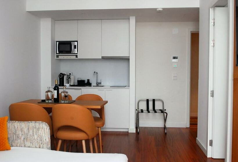 سوییت اجرایی, The 7 Hotel, Suites, Studios & Apartments