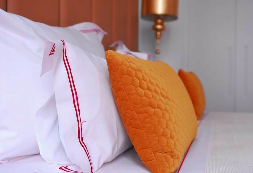 سوییت اجرایی, The 7 Hotel, Suites, Studios & Apartments