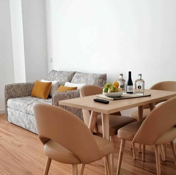 سوییت اجرایی, The 7 Hotel, Suites, Studios & Apartments