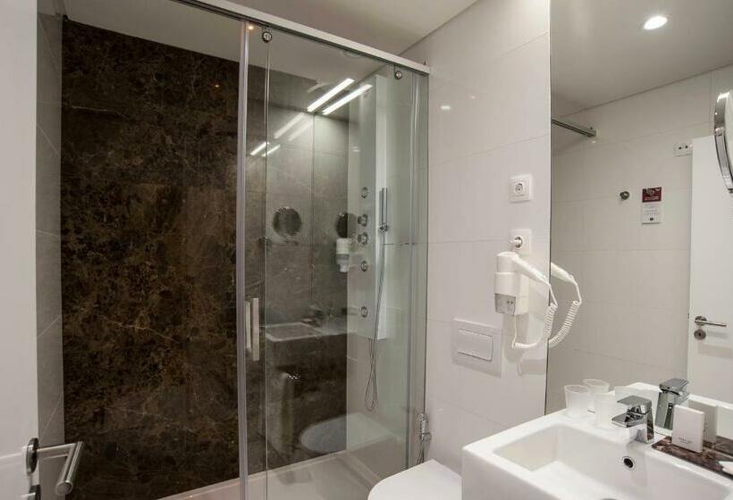 اتاق خانوادگی, The 7 Hotel, Suites, Studios & Apartments