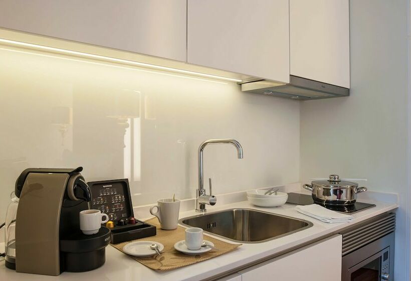 اتاق خانوادگی, The 7 Hotel, Suites, Studios & Apartments