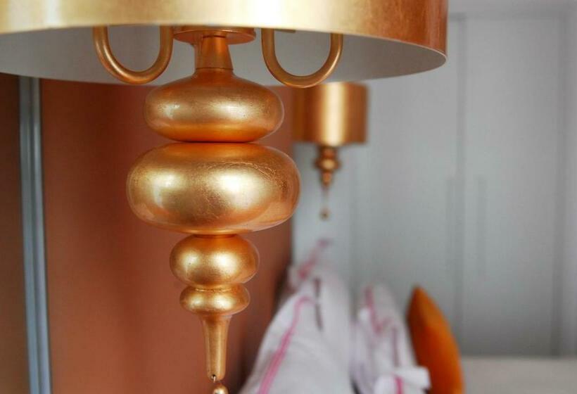 سوئیت جونیور اینتریور, The 7 Hotel, Suites, Studios & Apartments