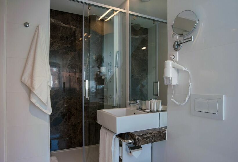 اتاق استاندارد, The 7 Hotel, Suites, Studios & Apartments