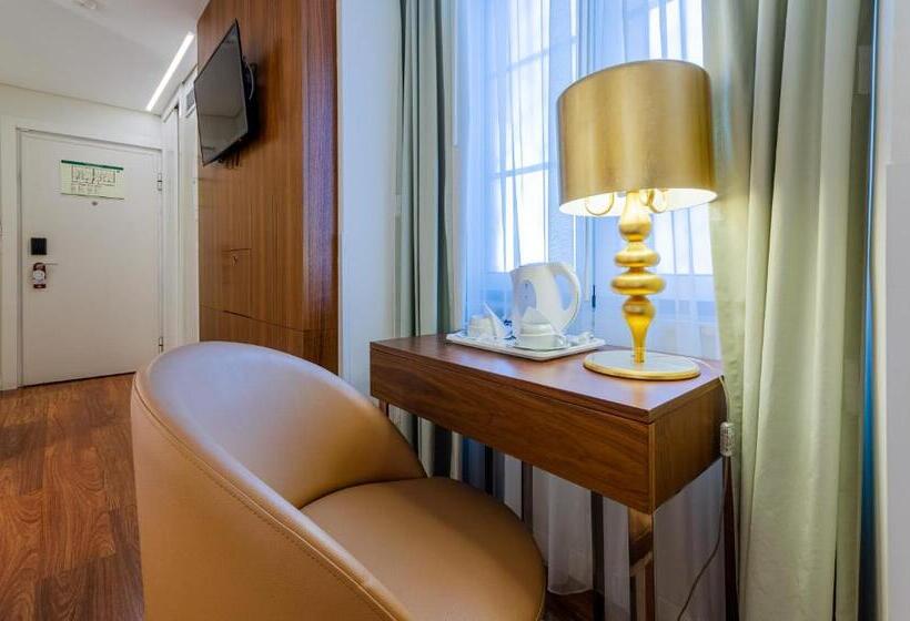 اتاق استاندارد اینتریور, The 7 Hotel, Suites, Studios & Apartments