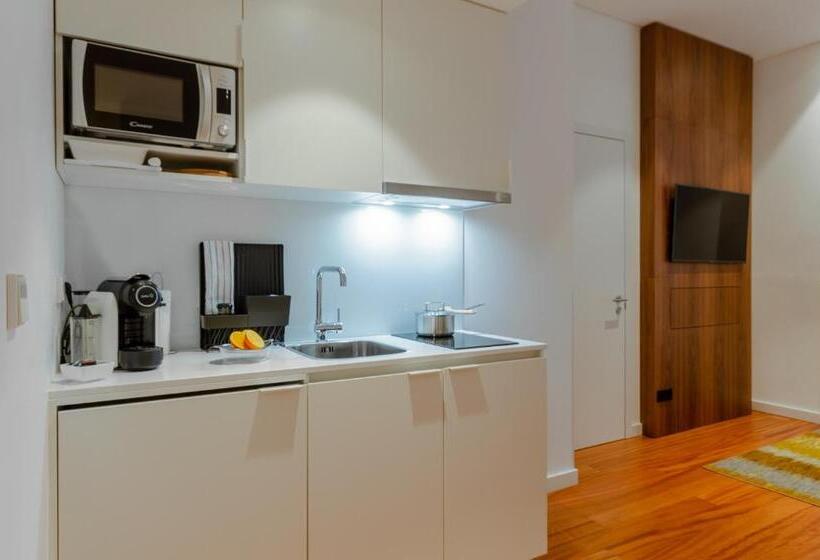 سوییت اجرایی, The 7 Hotel, Suites, Studios & Apartments