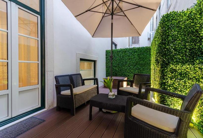 سوئیت جونیور اینتریور, The 7 Hotel, Suites, Studios & Apartments