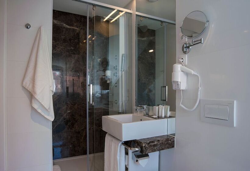 اتاق استاندارد اینتریور, The 7 Hotel, Suites, Studios & Apartments