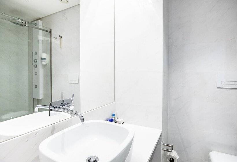 سوییت خانوادگی, The 7 Hotel, Suites, Studios & Apartments