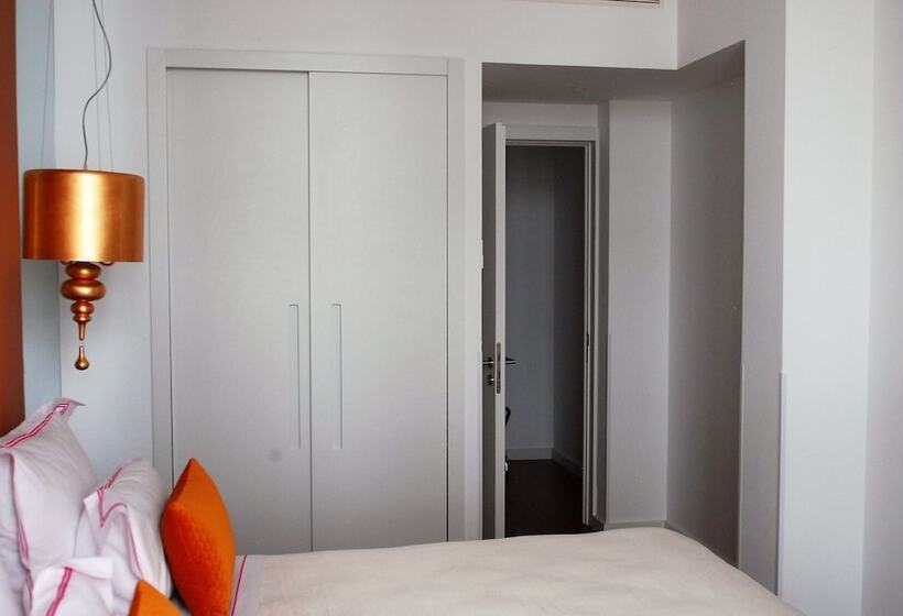 سوئیت جونیور اینتریور, The 7 Hotel, Suites, Studios & Apartments