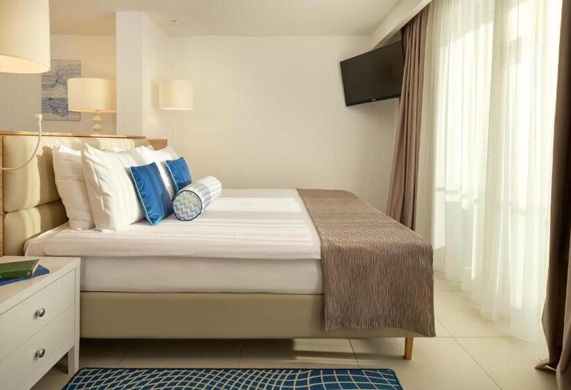 סוויטת ג'וניור נוף לים, Tui Blue Adriatic Beach   All Inclusive   Adults Only