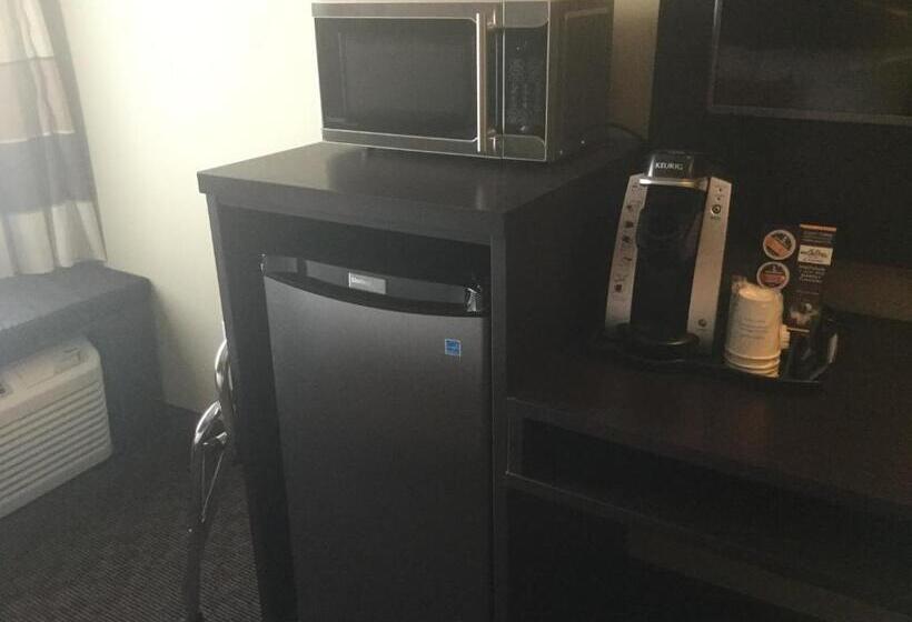 غرفة قياسية, Microtel Inn & Suites By Wyndham Whitecourt