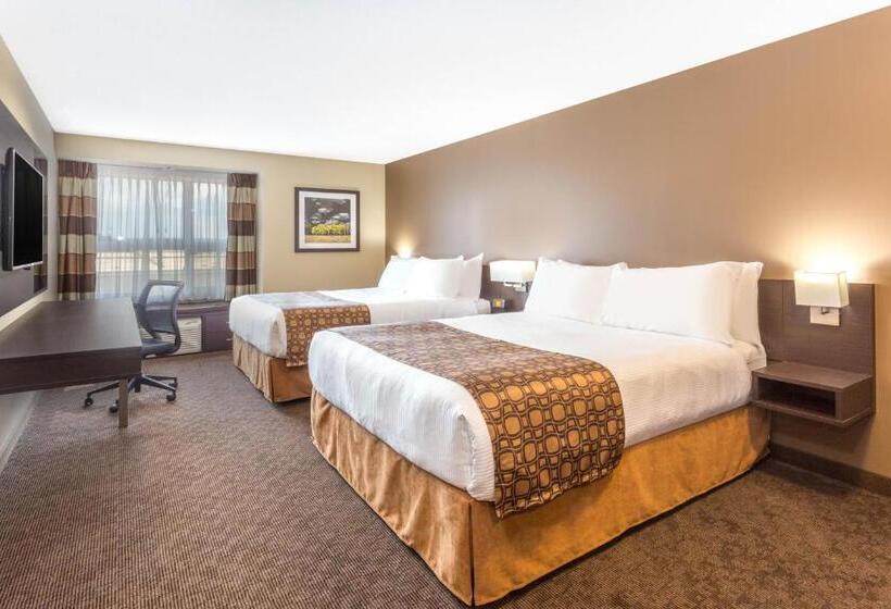 Номер Стандарт, Microtel Inn & Suites By Wyndham Whitecourt