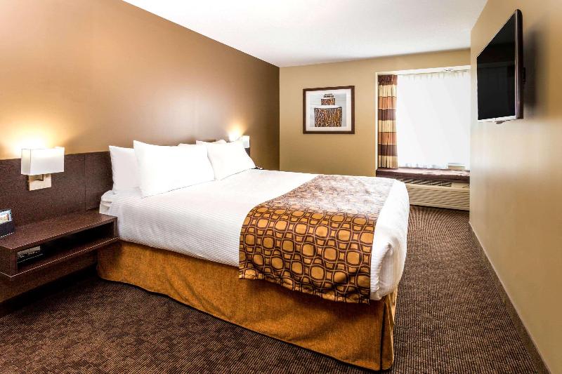 غرفة بيزنس, Microtel Inn & Suites By Wyndham Whitecourt