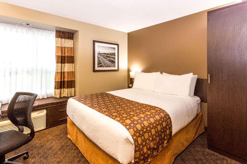 غرفة بيزنس, Microtel Inn & Suites By Wyndham Whitecourt
