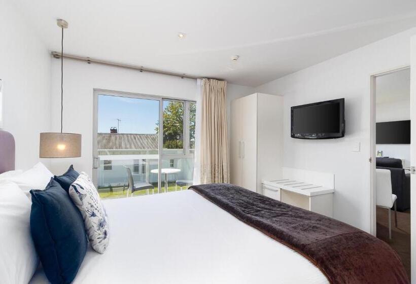 جناح, Century Park