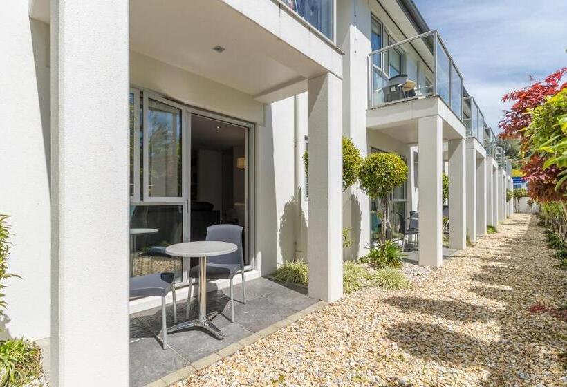 إستوديو ديلوكس, Century Park