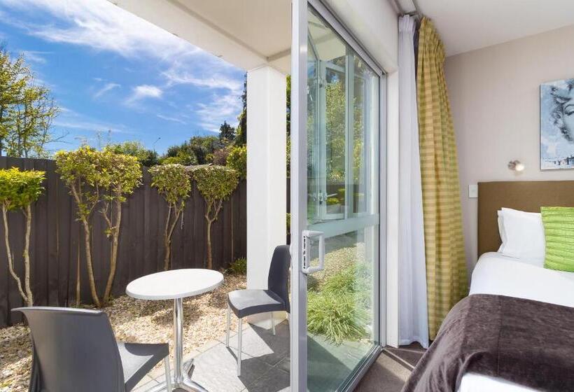 إستوديو قياسى, Century Park