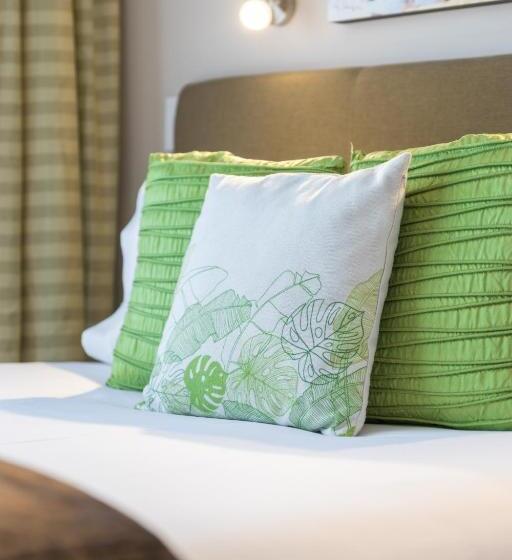 إستوديو قياسى, Century Park