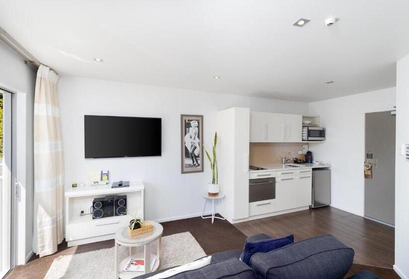 جناح, Century Park