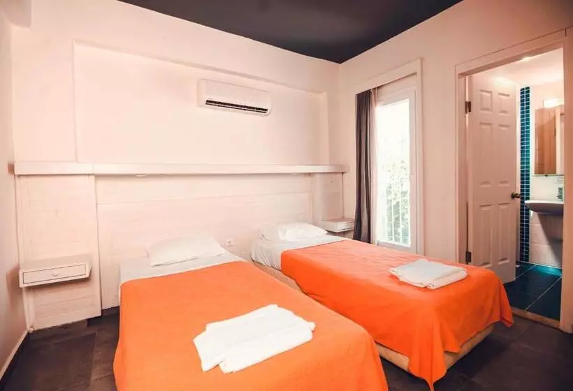 プールの見える１ベッドルームアパートメント, Muskebi Apart Otel