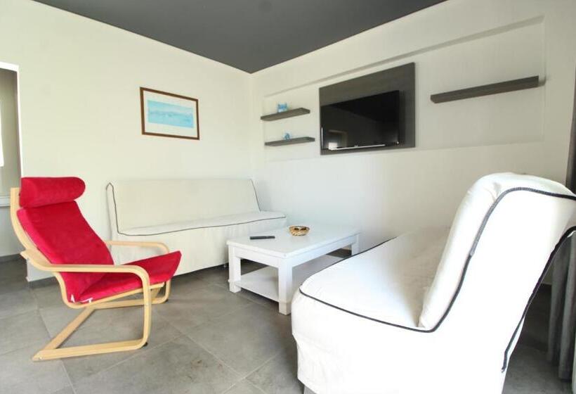Апартаменты 1 Спальня Вид на Бассейн, Muskebi Apart Otel