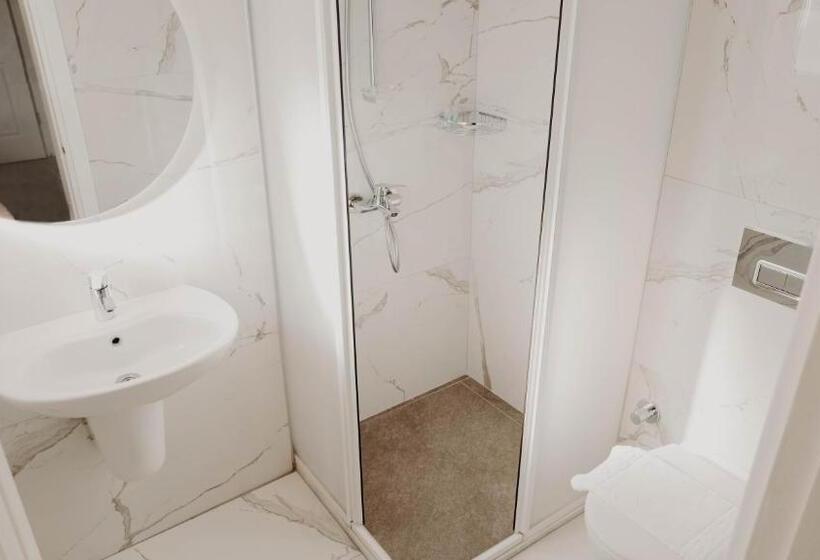 شقة غرفة واحدة مطلة على حمام السباحة, Muskebi Apart Otel