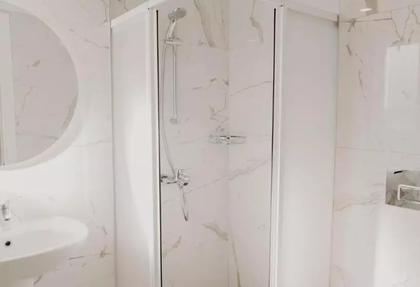 プールの見える１ベッドルームアパートメント, Muskebi Apart Otel