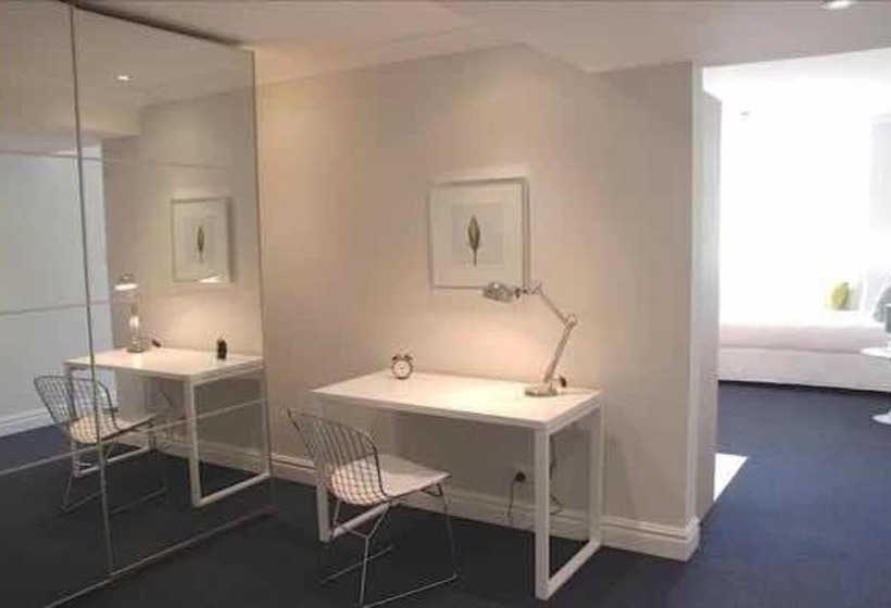 استودیوی لوکس, Sydney Airport Suites