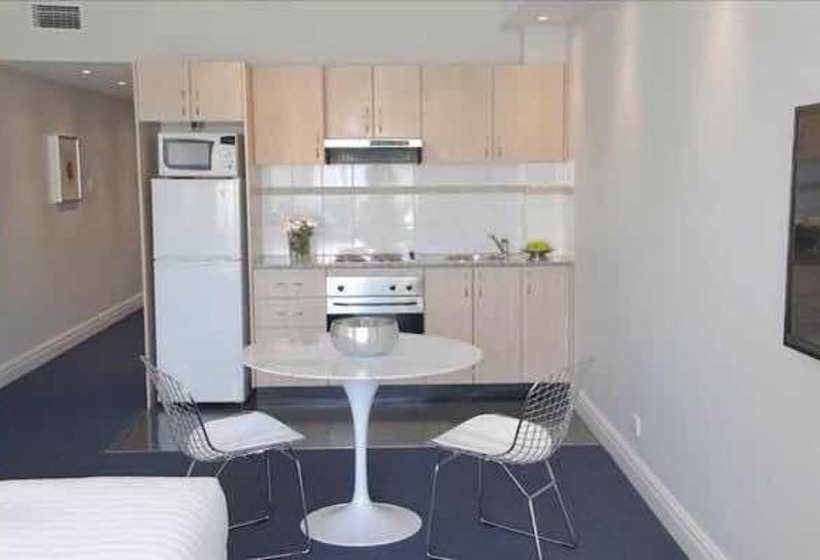 استودیوی لوکس, Sydney Airport Suites