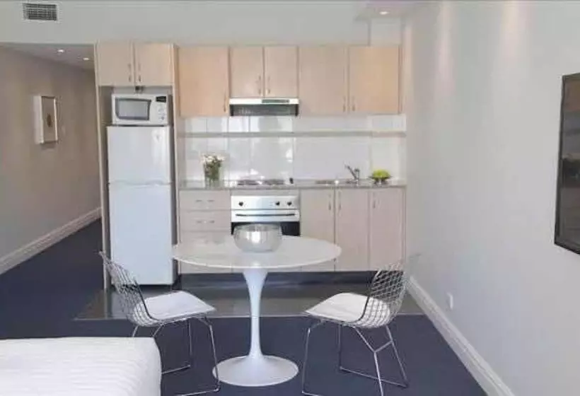 デラックススタジオ, Sydney Airport Suites