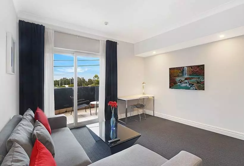 デラックススタジオ, Sydney Airport Suites