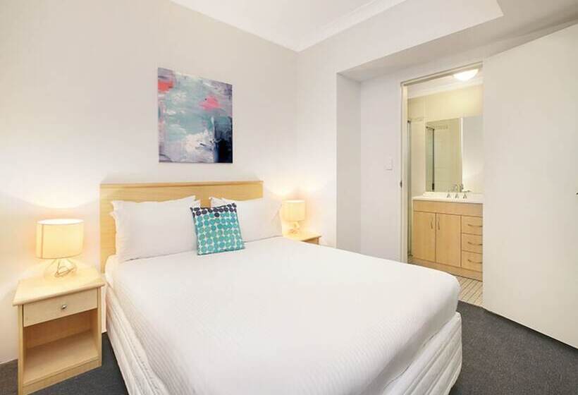 استودیوی لوکس, Sydney Airport Suites