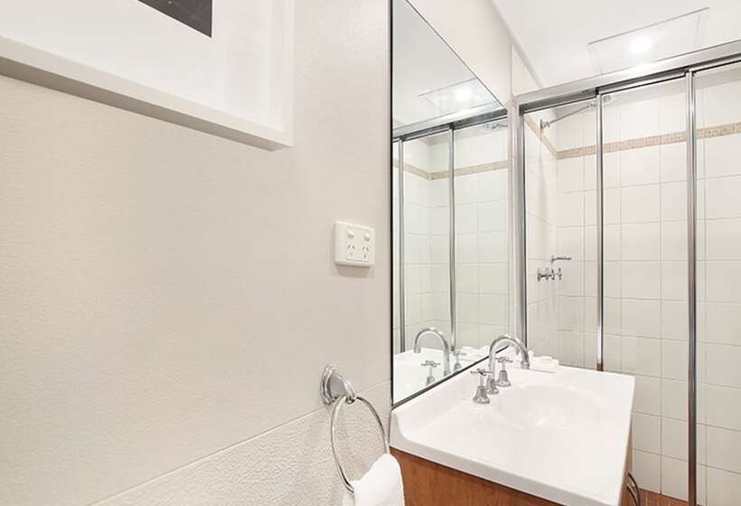 استودیوی لوکس, Sydney Airport Suites