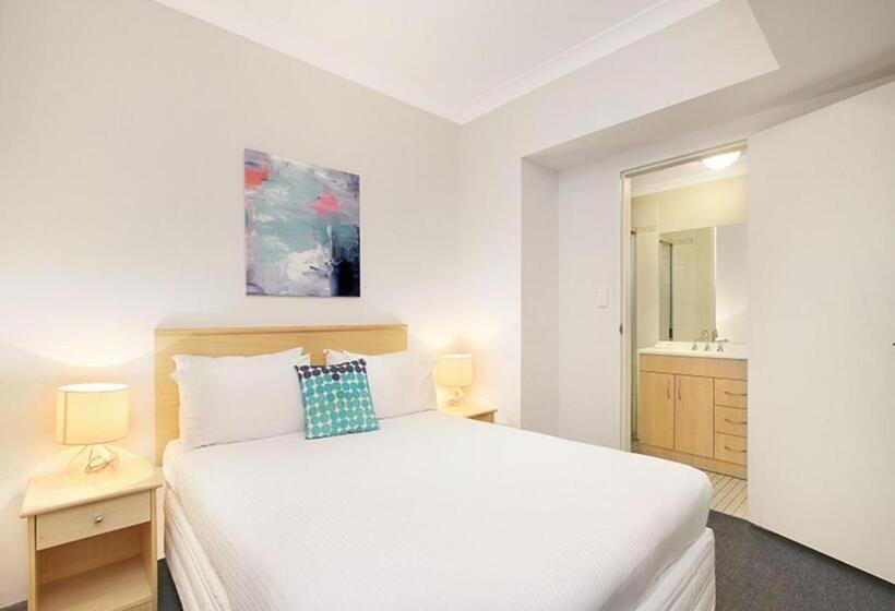 استودیوی لوکس, Sydney Airport Suites