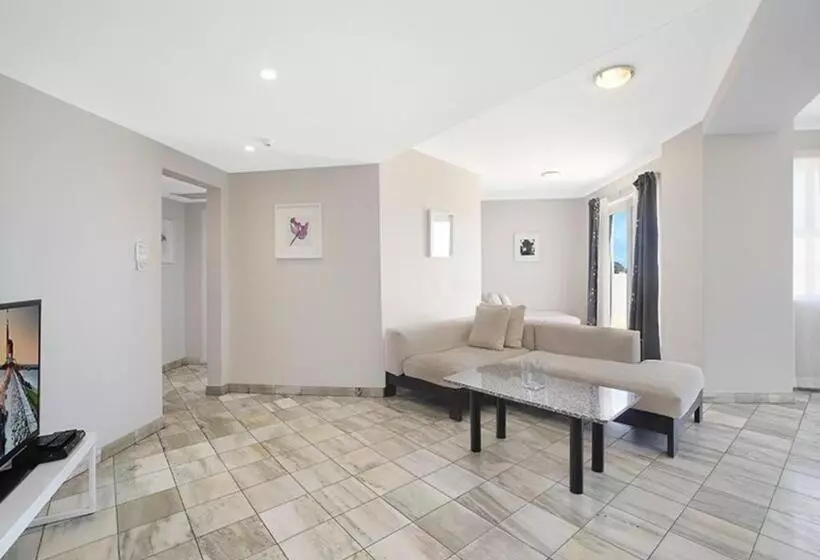 バルコニー付２ベッドルームアパートメント, Sydney Airport Suites
