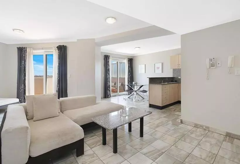 バルコニー付２ベッドルームアパートメント, Sydney Airport Suites